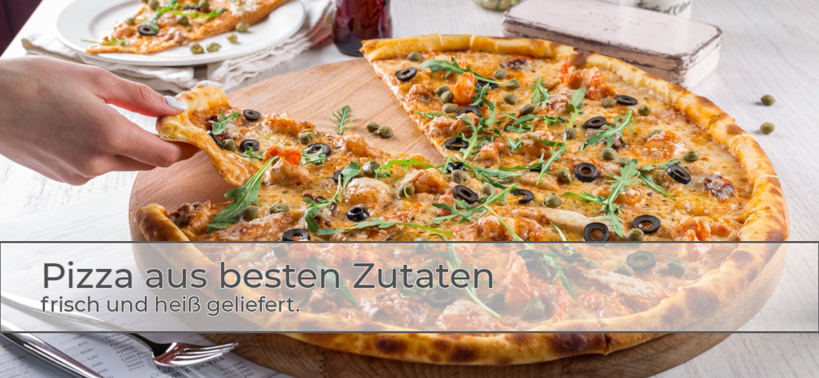 Frische Pizzen heiß aus dem Ofen geliefert